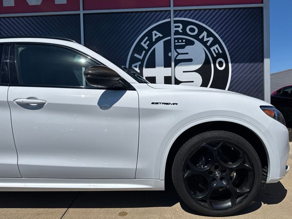2023 Alfa Romeo Stelvio Estrema