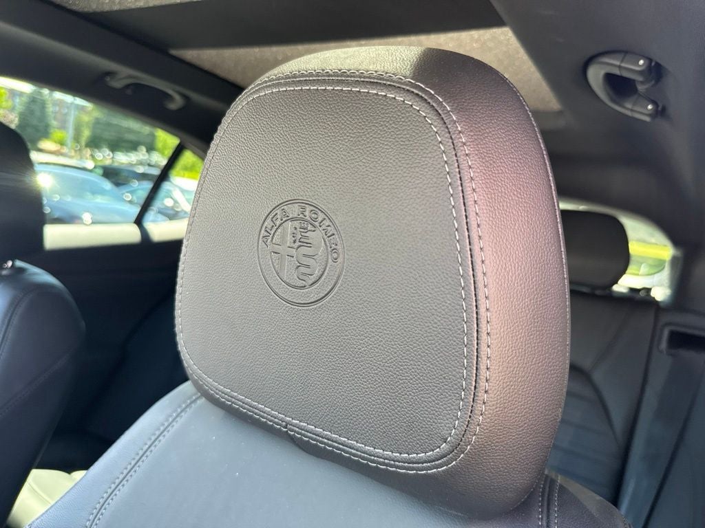 2023 Alfa Romeo Stelvio Estrema