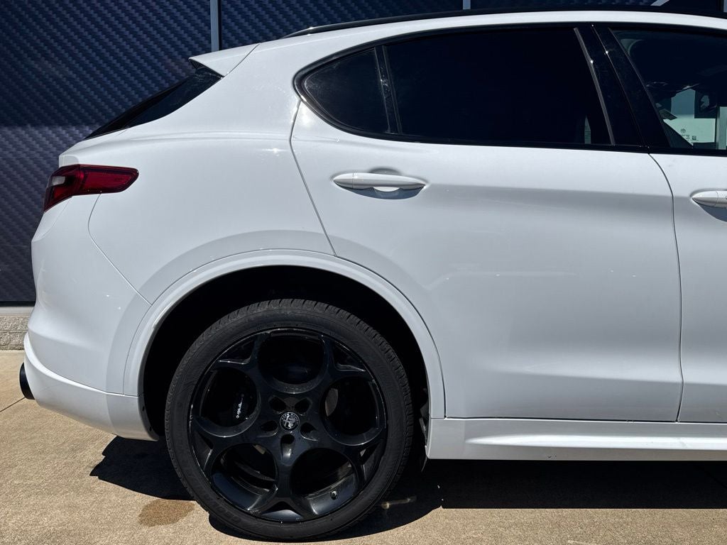 2023 Alfa Romeo Stelvio Estrema