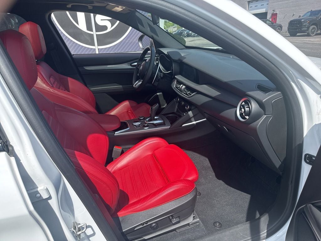 2023 Alfa Romeo Stelvio Veloce