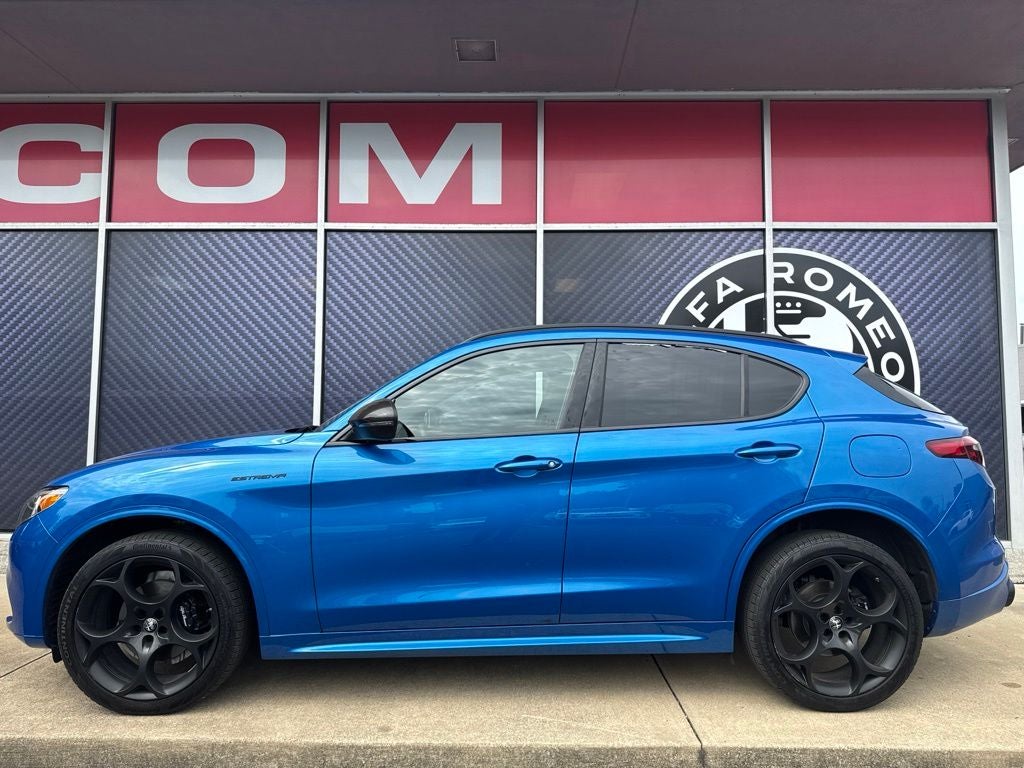 2023 Alfa Romeo Stelvio Estrema