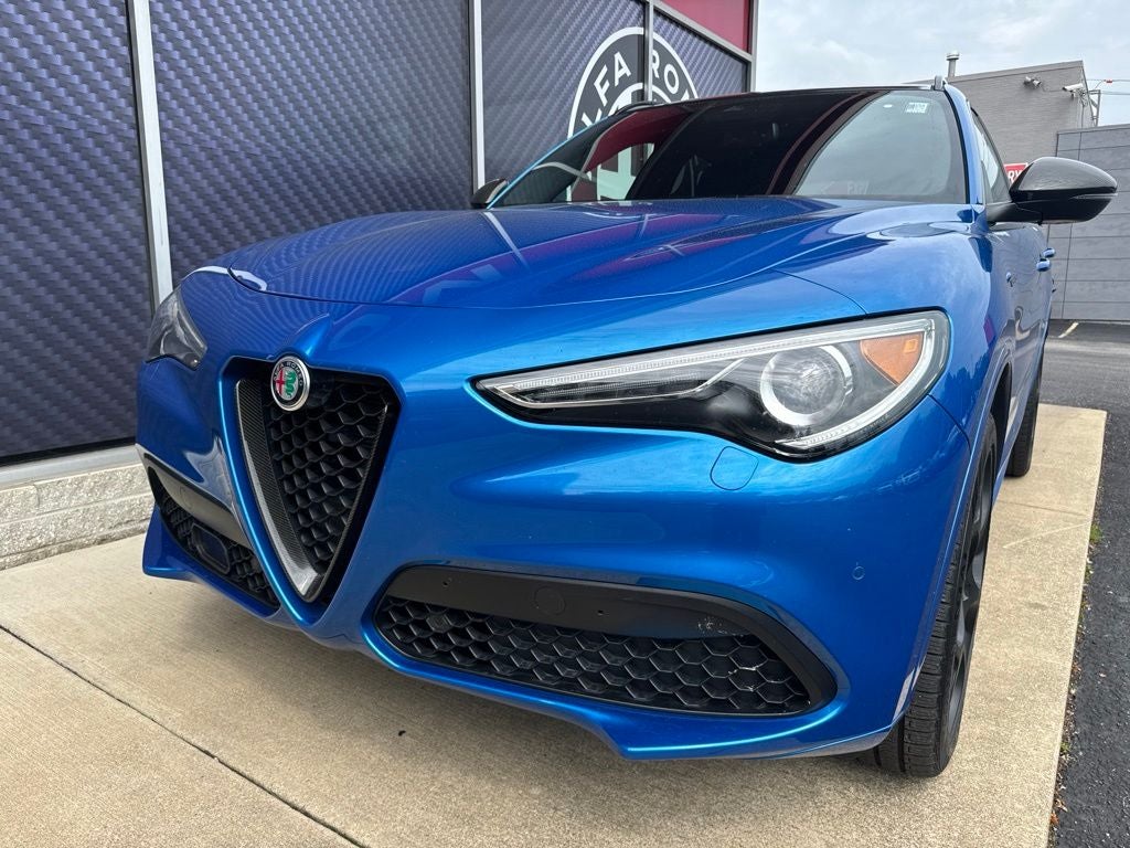 2023 Alfa Romeo Stelvio Estrema