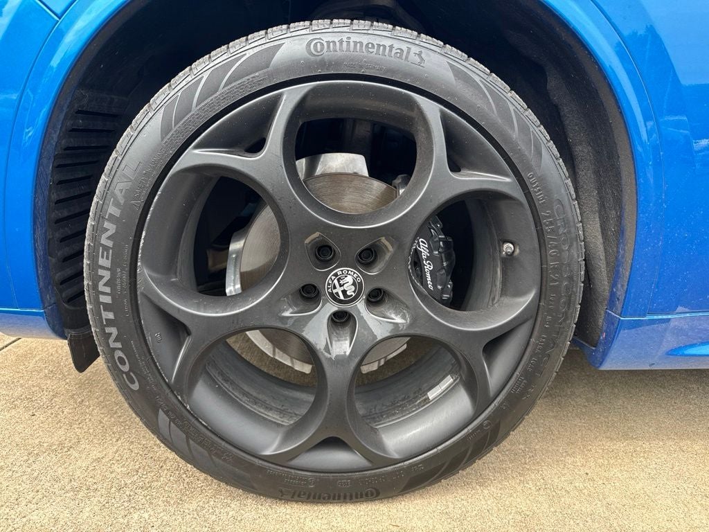 2023 Alfa Romeo Stelvio Estrema