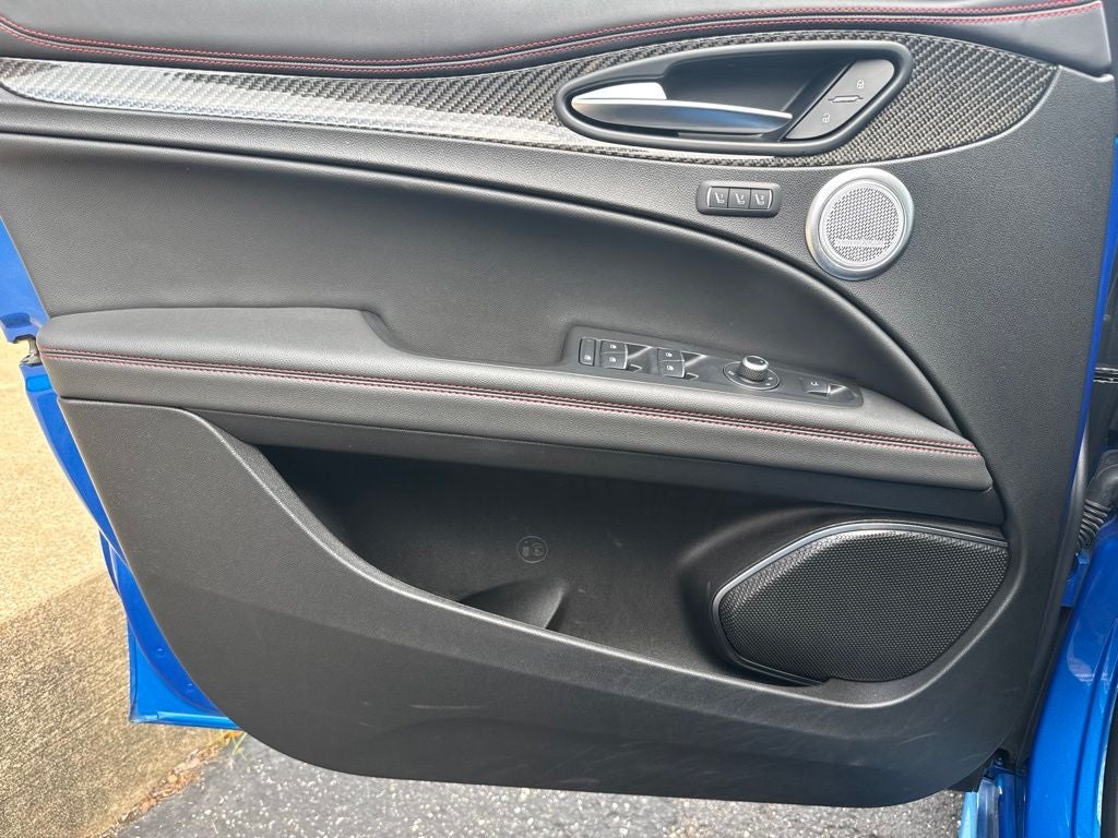 2023 Alfa Romeo Stelvio Estrema