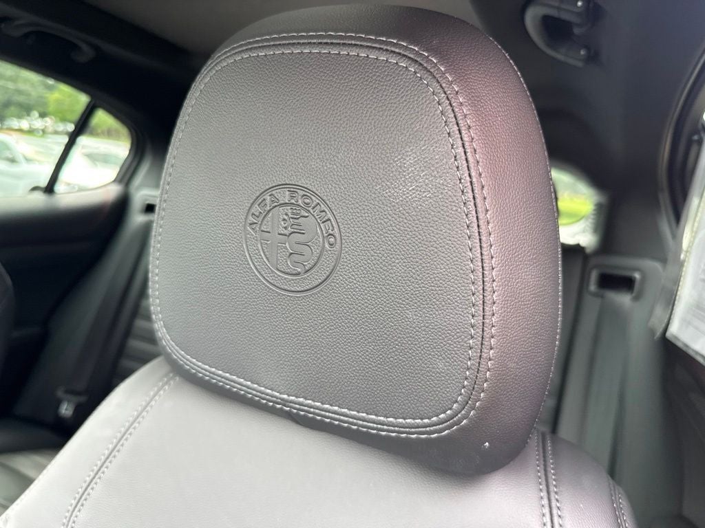 2023 Alfa Romeo Stelvio Estrema