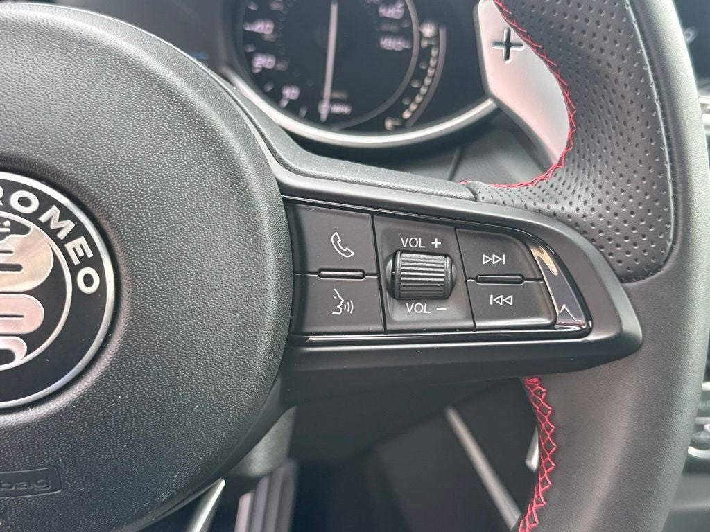 2023 Alfa Romeo Stelvio Estrema
