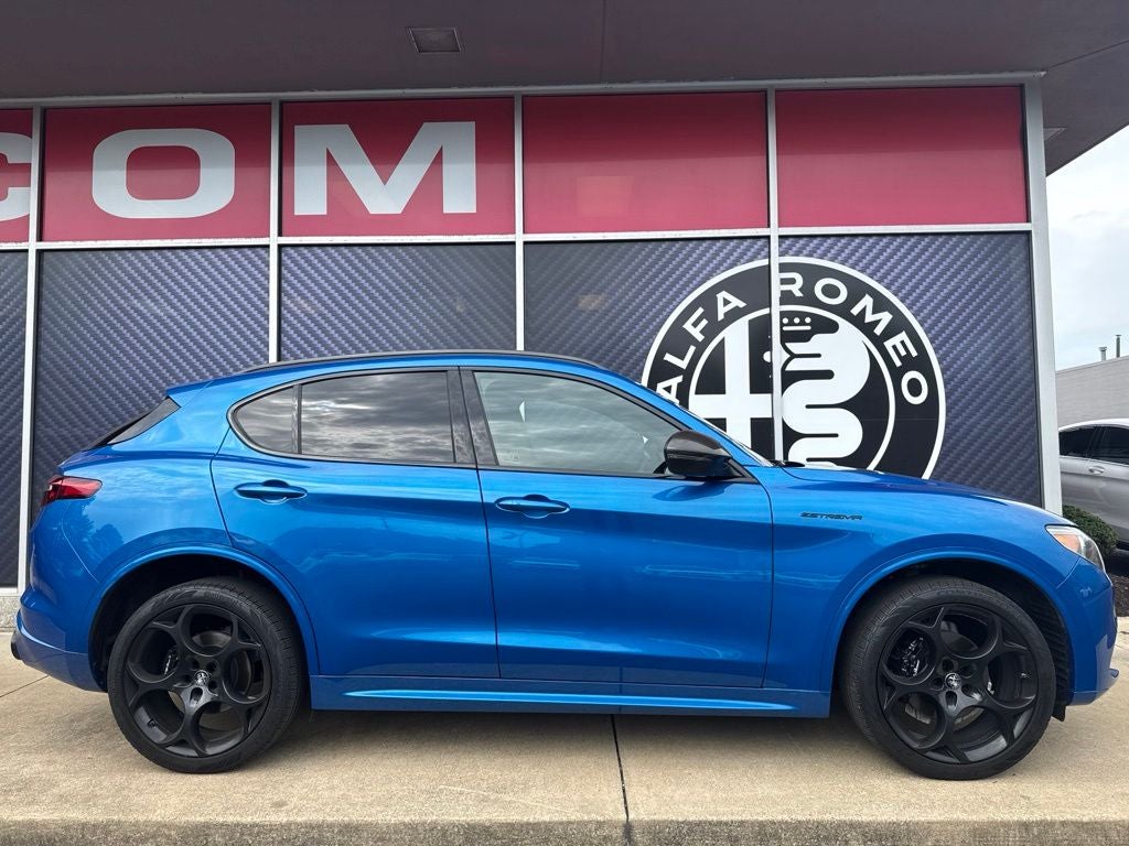 2023 Alfa Romeo Stelvio Estrema
