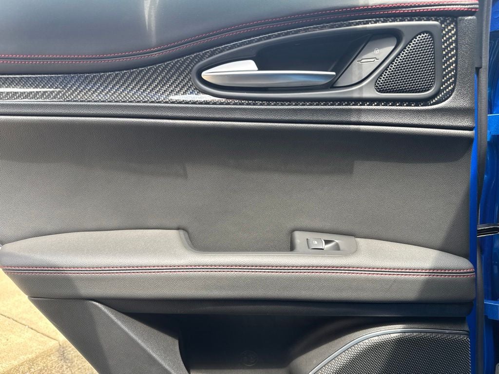 2023 Alfa Romeo Stelvio Estrema