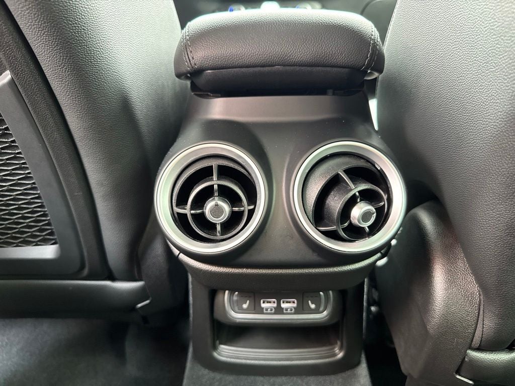 2023 Alfa Romeo Stelvio Estrema