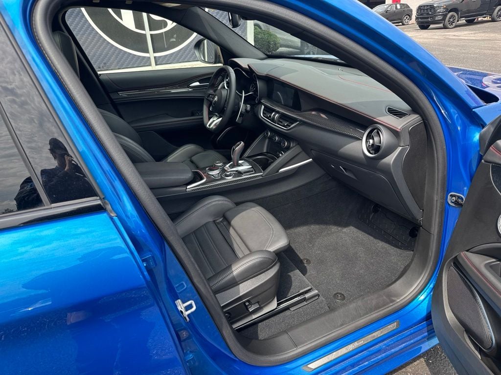 2023 Alfa Romeo Stelvio Estrema