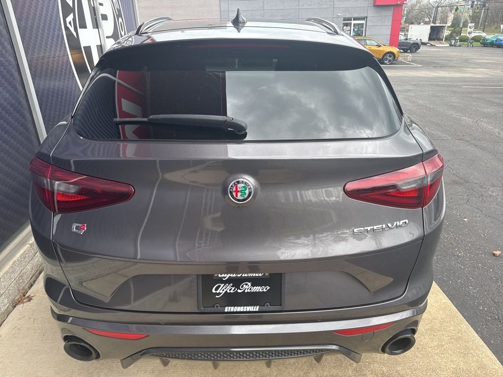 2022 Alfa Romeo Stelvio Veloce