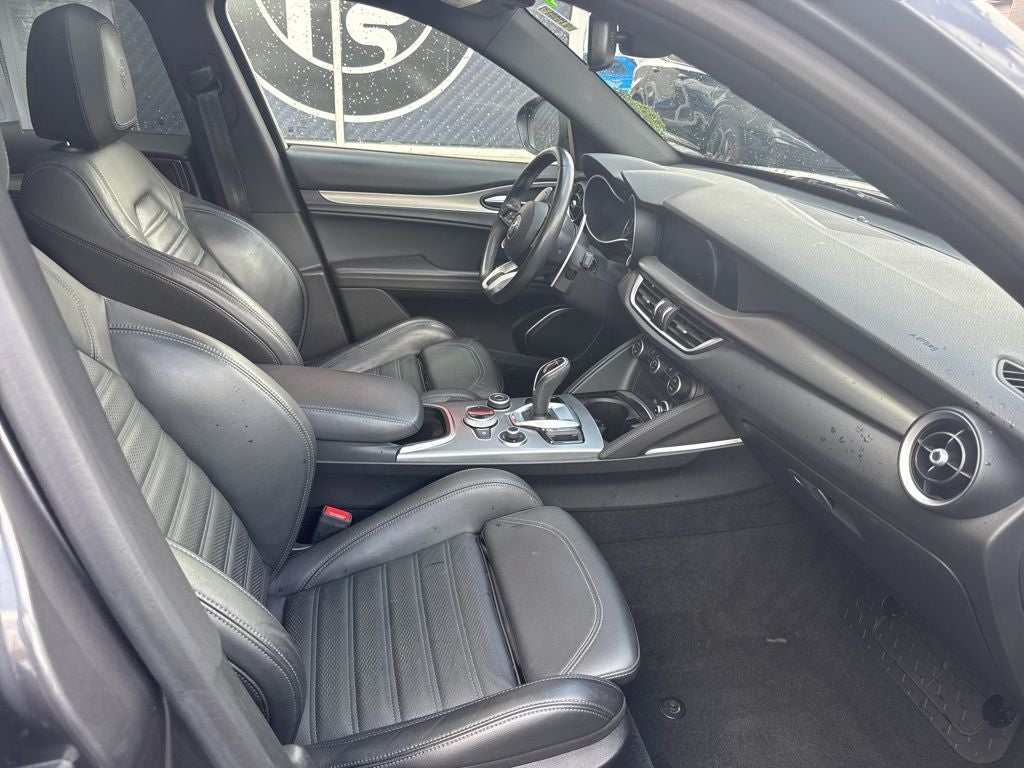 2022 Alfa Romeo Stelvio Veloce