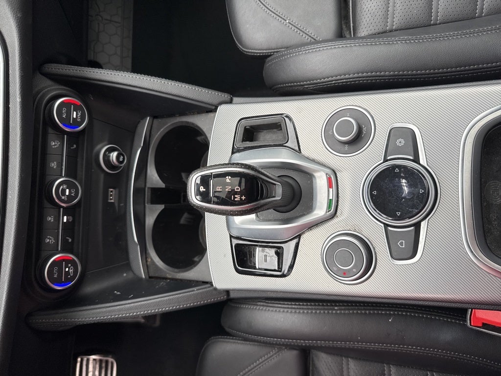 2022 Alfa Romeo Stelvio Veloce