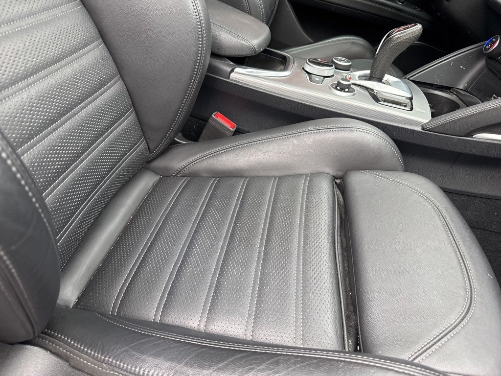 2022 Alfa Romeo Stelvio Veloce