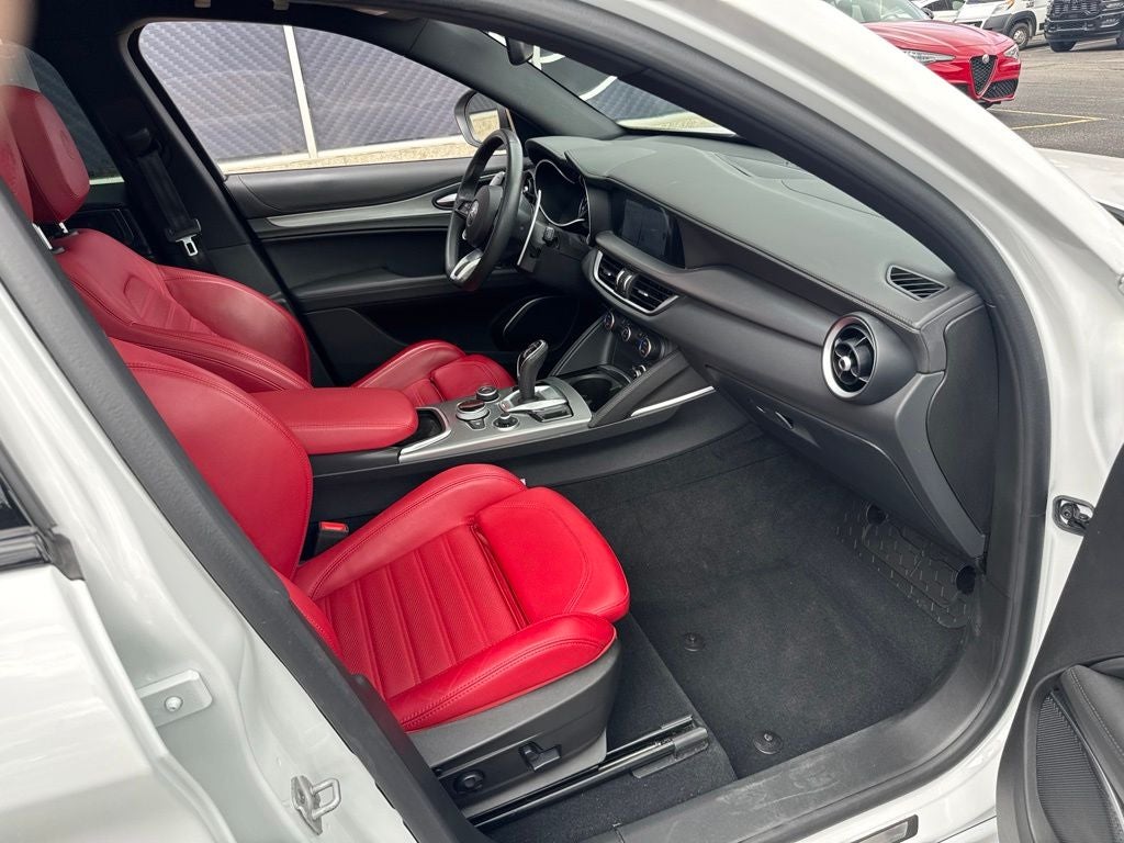 2023 Alfa Romeo Stelvio Veloce