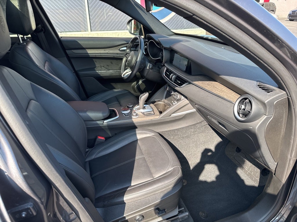 2022 Alfa Romeo Stelvio Ti