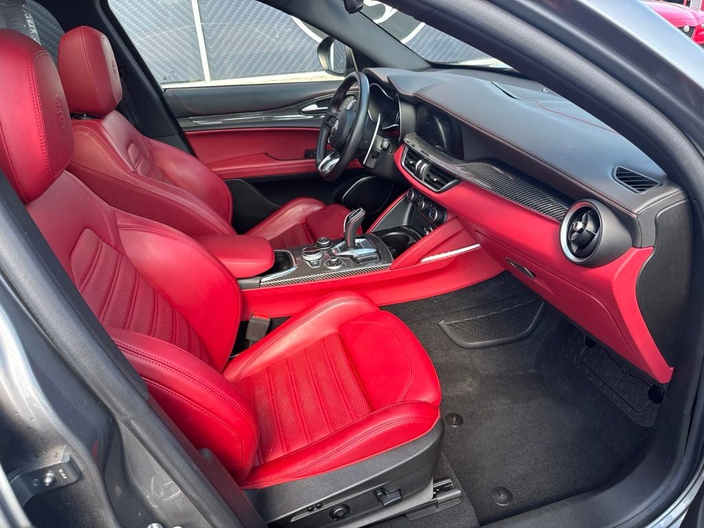 2020 Alfa Romeo Stelvio Ti Sport Carbon