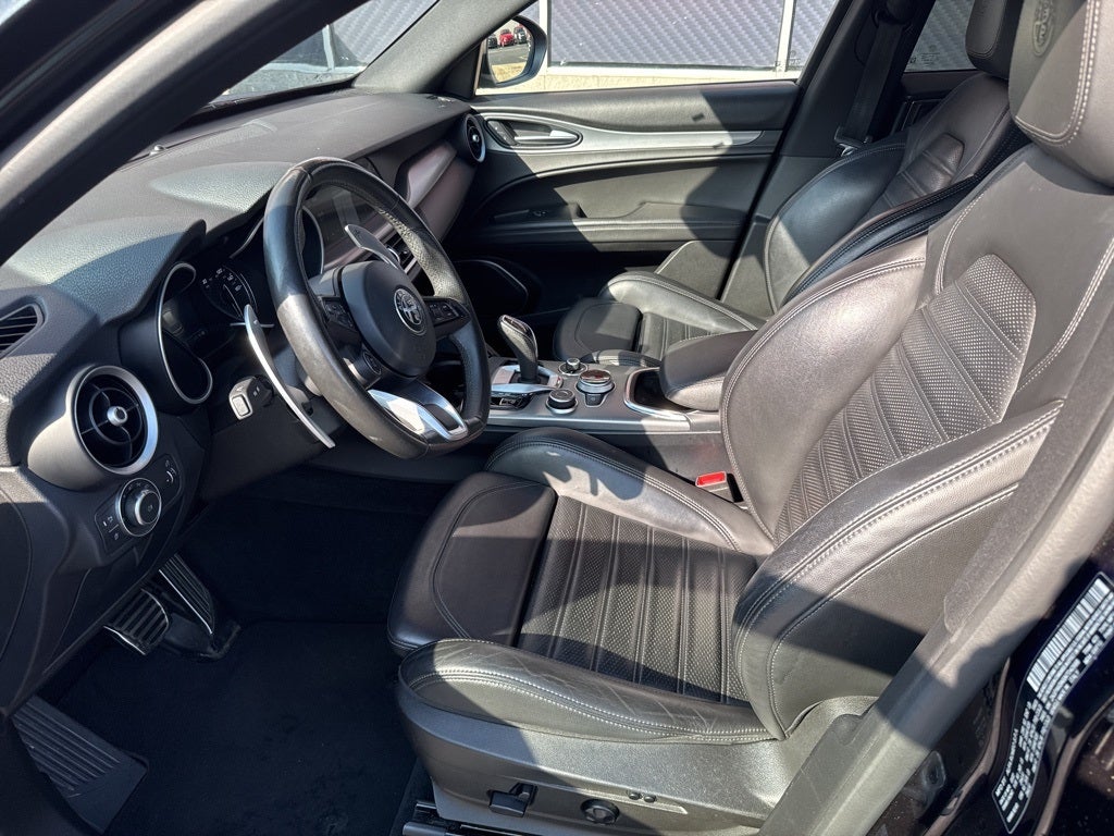 2022 Alfa Romeo Stelvio Veloce