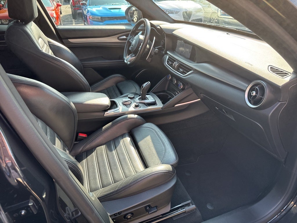 2022 Alfa Romeo Stelvio Veloce