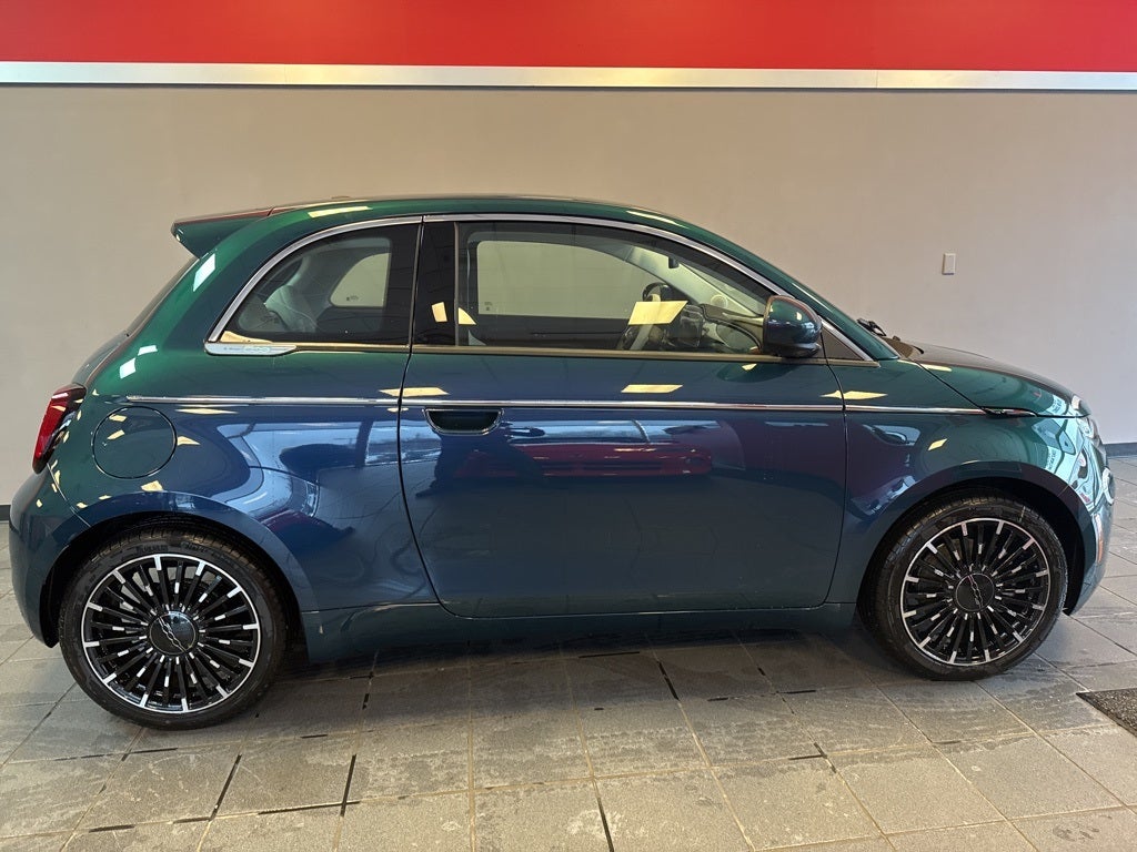 2025 FIAT 500e Battery Electric