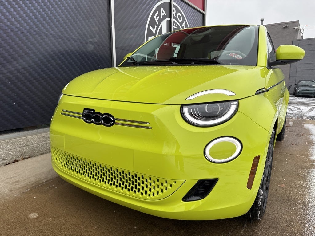 2025 FIAT 500e Battery Electric