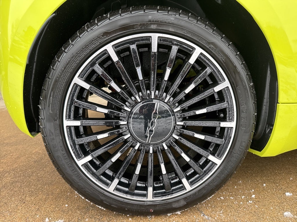 2025 FIAT 500e Battery Electric