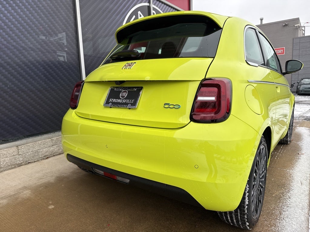 2025 FIAT 500e Battery Electric