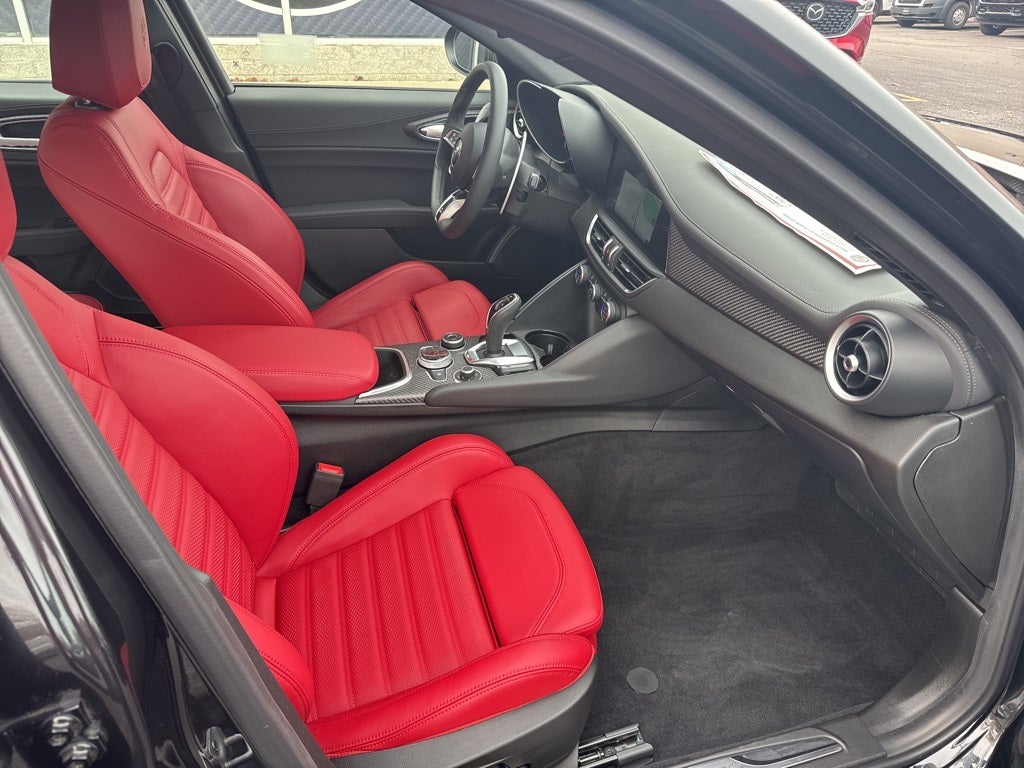 2024 Alfa Romeo Giulia Quadrifoglio Quadrifoglio Carbon