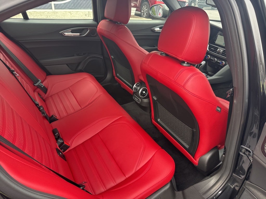 2024 Alfa Romeo Giulia Quadrifoglio Quadrifoglio Carbon