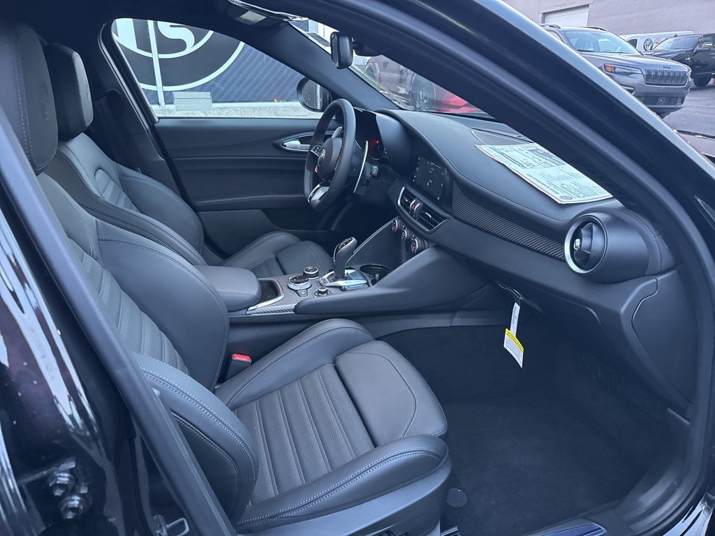 2024 Alfa Romeo Giulia Quadrifoglio Quadrifoglio