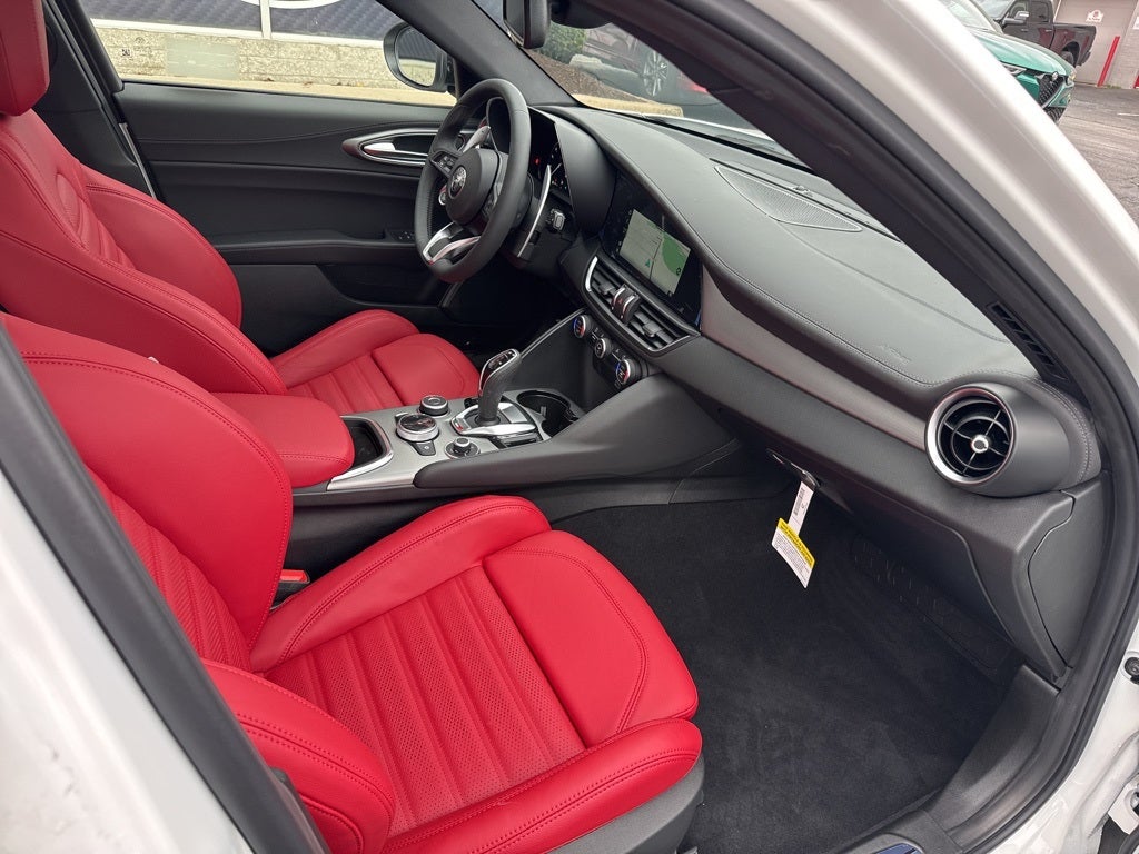 2025 Alfa Romeo Giulia Veloce AWD