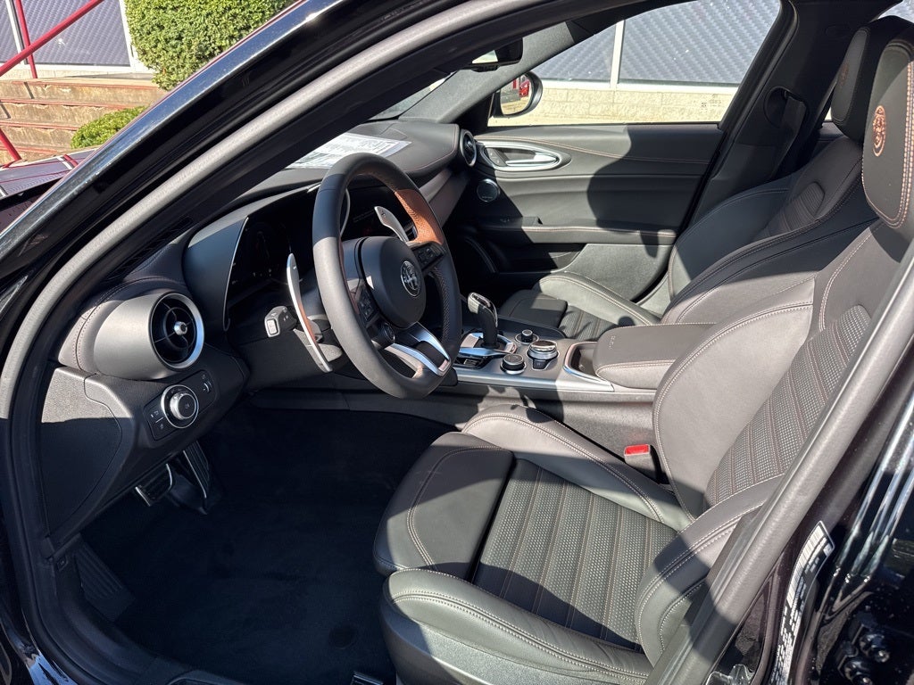 2025 Alfa Romeo Giulia Intensa AWD