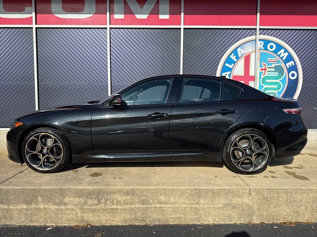 2025 Alfa Romeo Giulia Intensa AWD