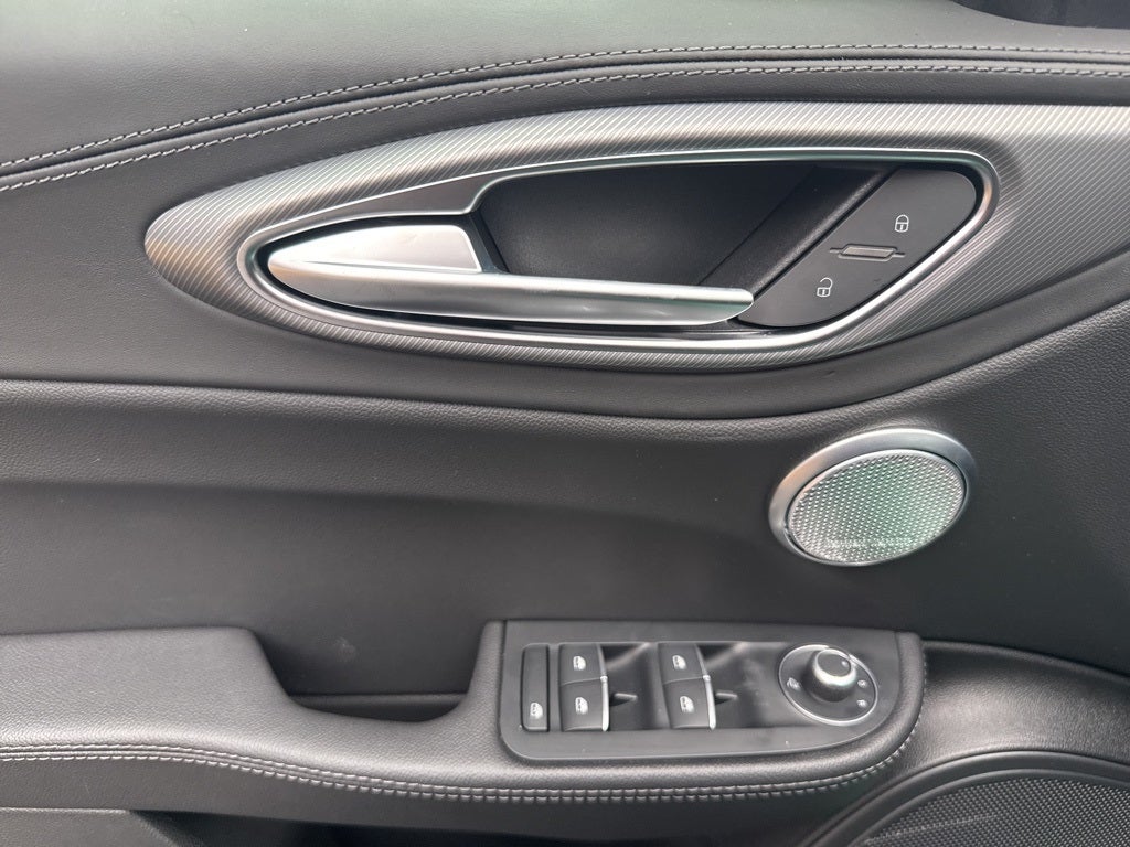 2026 Alfa Romeo Giulia Base