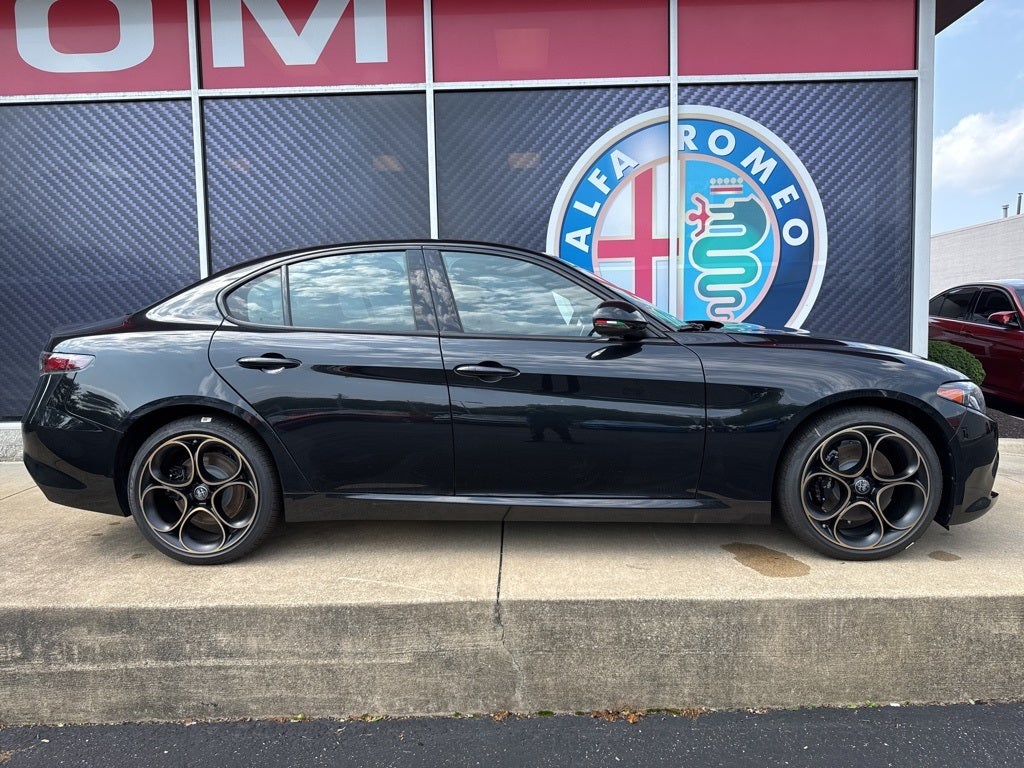 2025 Alfa Romeo Giulia Intensa AWD