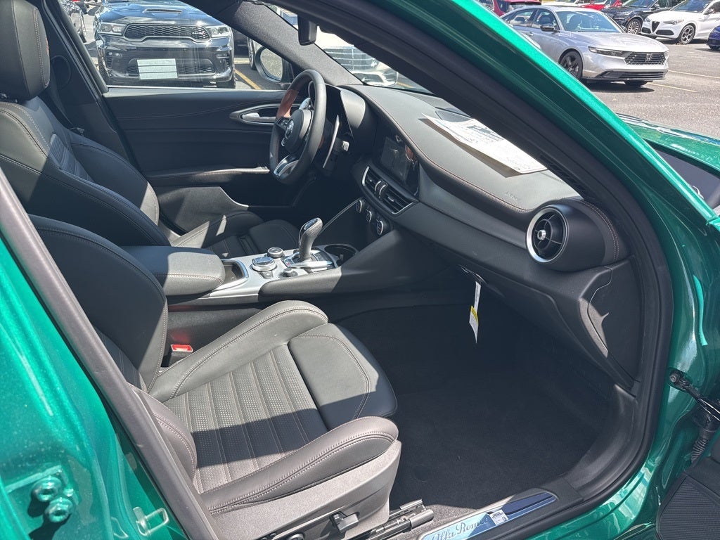 2025 Alfa Romeo Giulia Intensa AWD