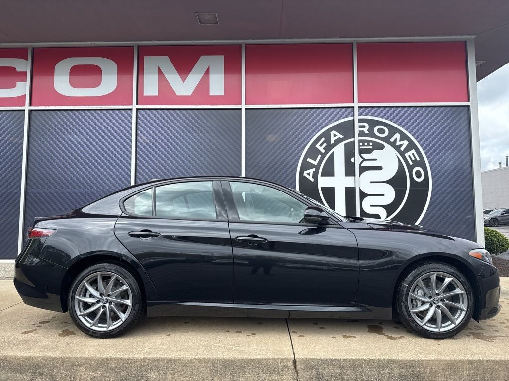 2026 Alfa Romeo Giulia Base AWD