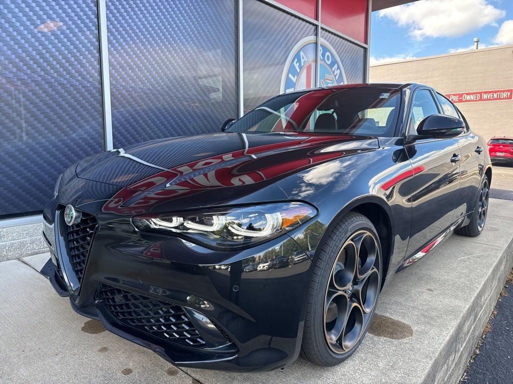 2025 Alfa Romeo Giulia Intensa AWD