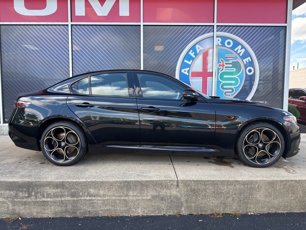 2025 Alfa Romeo Giulia Intensa AWD