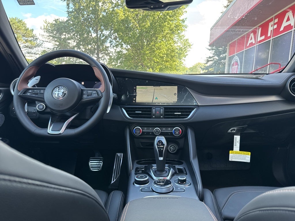2025 Alfa Romeo Giulia Intensa AWD