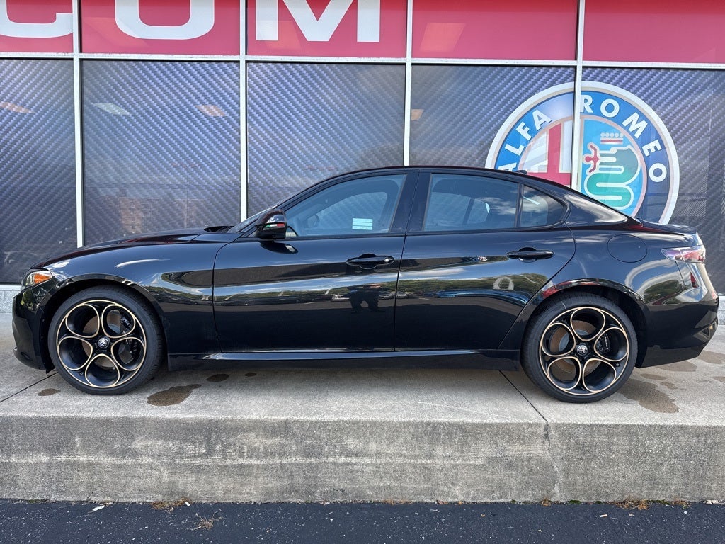 2025 Alfa Romeo Giulia Intensa AWD