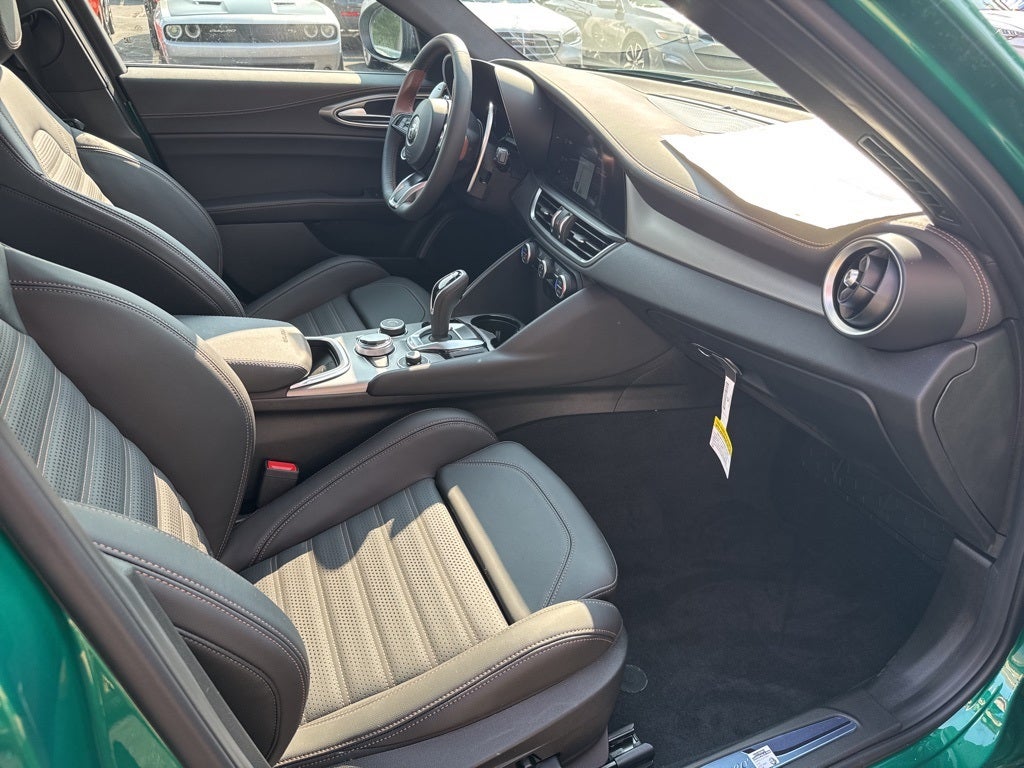 2025 Alfa Romeo Giulia Intensa AWD