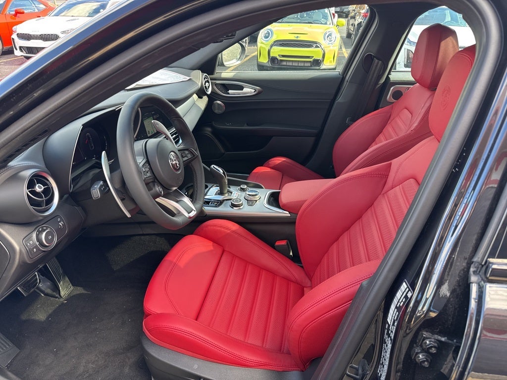 2025 Alfa Romeo Giulia Veloce AWD