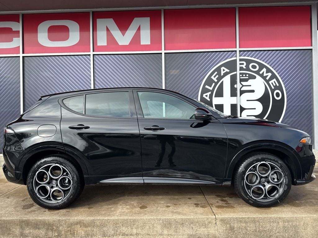 2026 Alfa Romeo Tonale Base