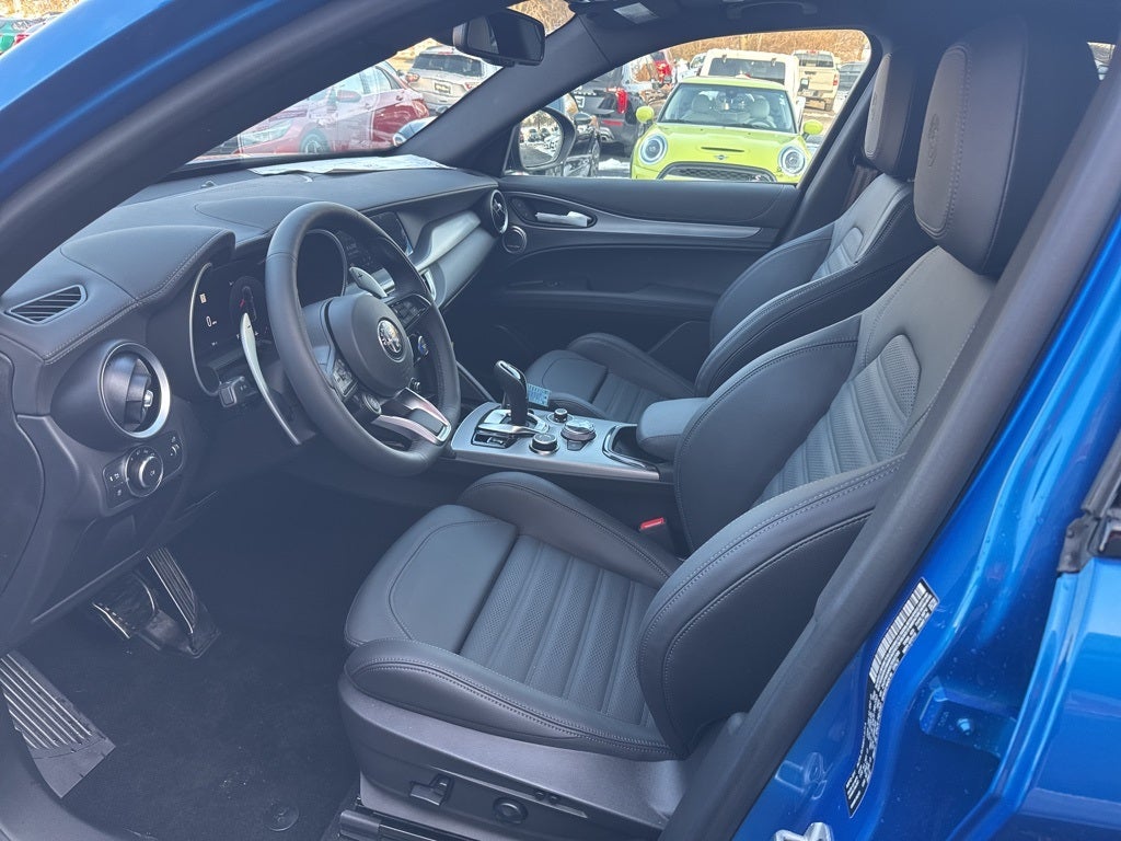 2025 Alfa Romeo Stelvio Veloce AWD