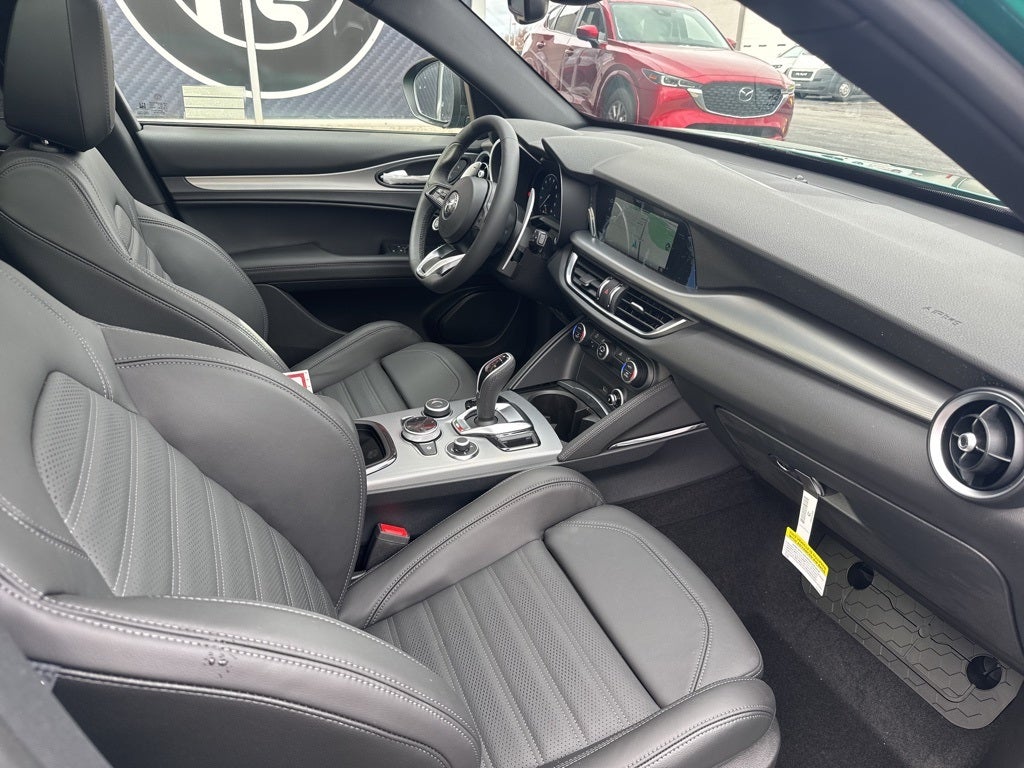 2025 Alfa Romeo Stelvio Veloce AWD