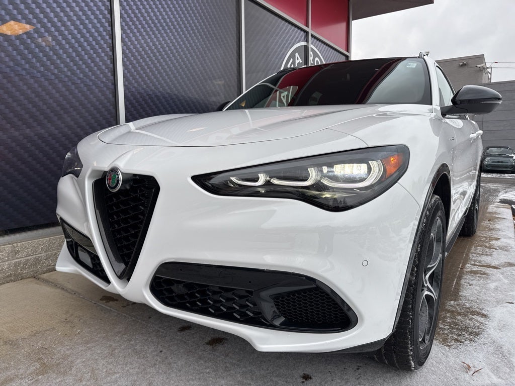 2025 Alfa Romeo Stelvio Veloce AWD