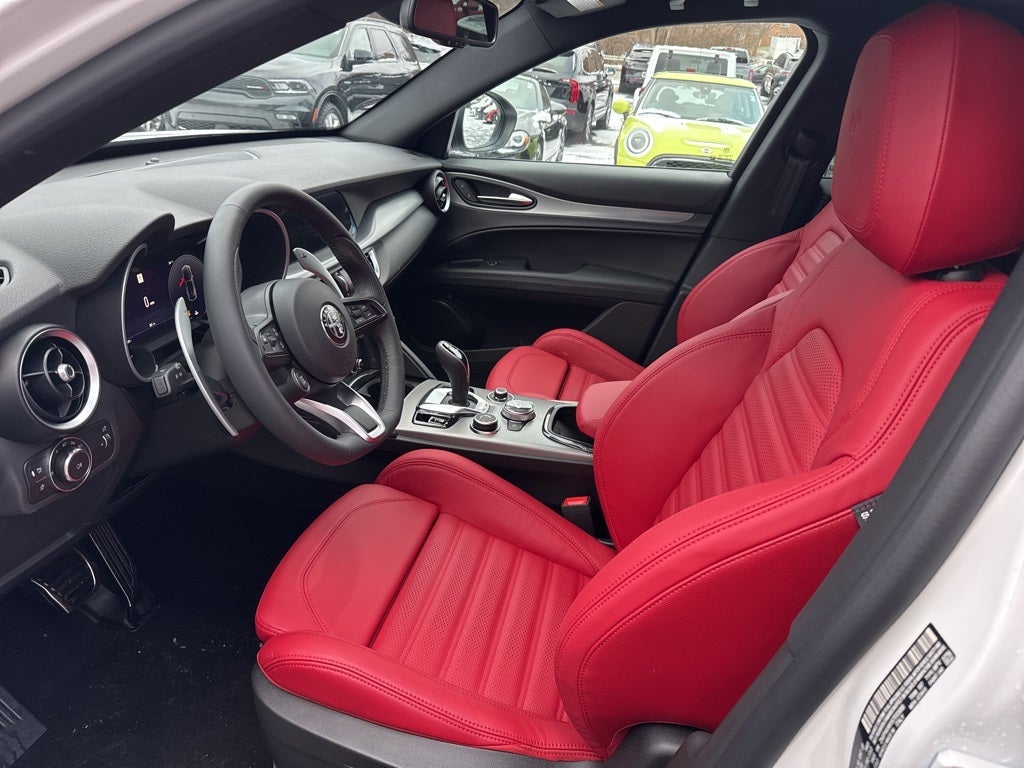2025 Alfa Romeo Stelvio Veloce AWD