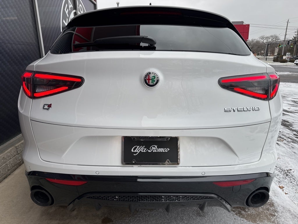 2025 Alfa Romeo Stelvio Veloce AWD