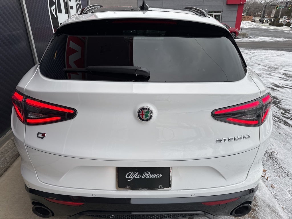 2025 Alfa Romeo Stelvio Veloce AWD